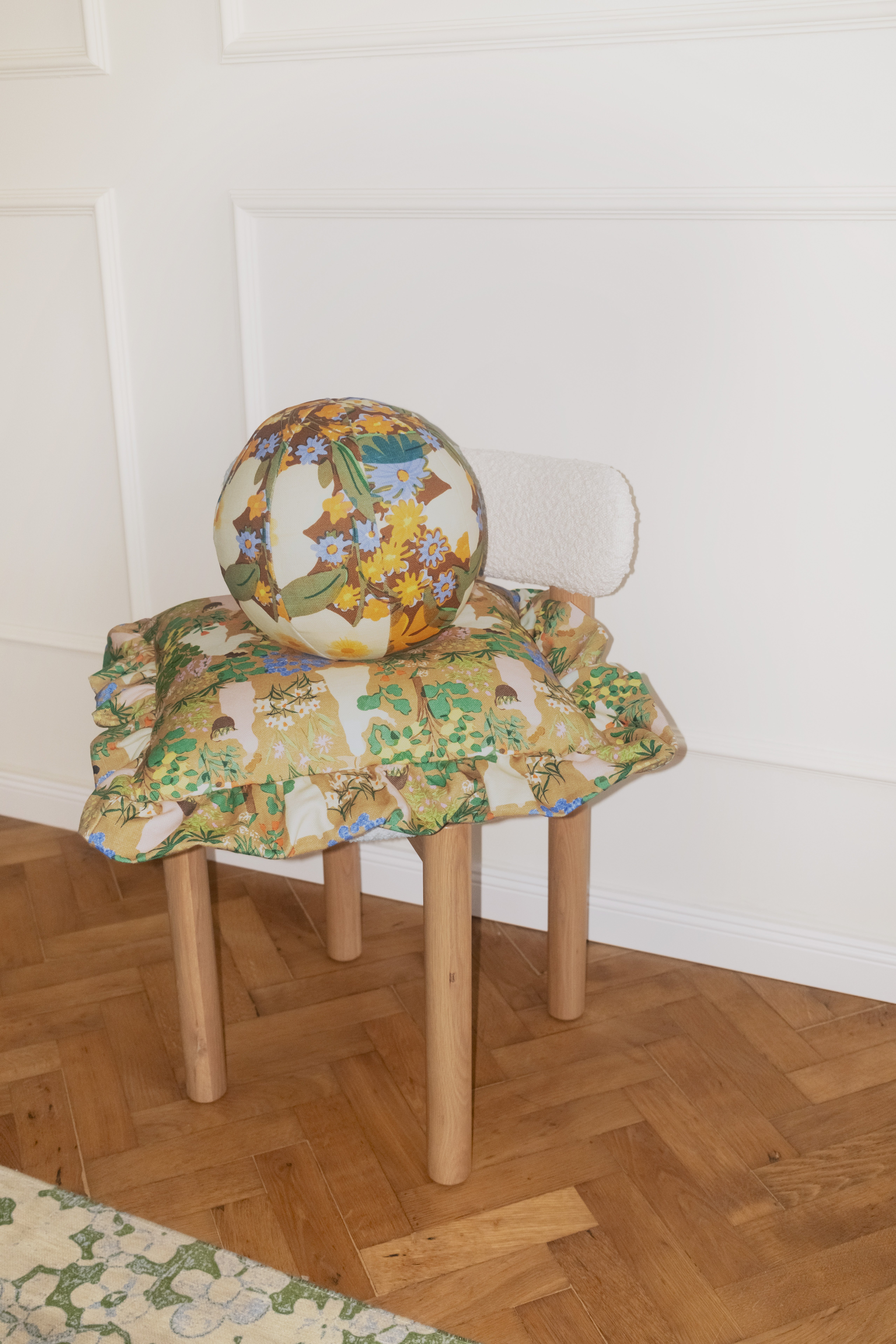 LEHNEN SIE SICH ZURÜCK